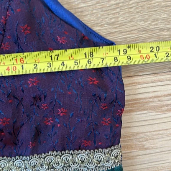 Vintage velvet embossed patchwork vest - Picture 12 of 16